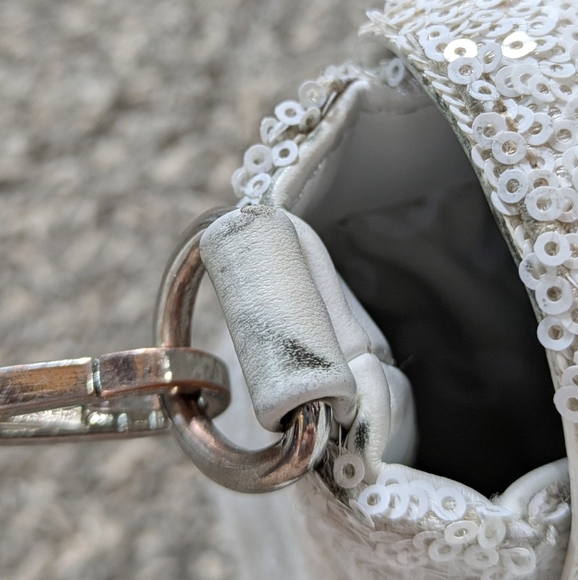 Disney Loungefly White Sequin Minnie Mouse Crossbody Bag - Picture 11 of 16